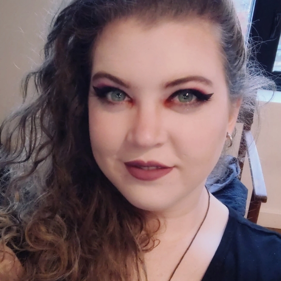 Meet your Posher, Nina - Picture 5 of 5